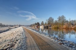 Wintermorgen an der Hunte bei Oldenburg. Foto: Hans-Jürgen Zietz 