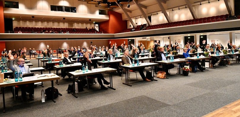 Die konstituierende Sitzung des Stadtrates fand in der Kongresshalle der Weser-Ems-Hallen statt. Foto: Sascha Stüber