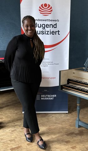 JOYce Huntemann beim Bundeswettbewerb Jugend musiziert 2024 in Lübeck. Foto: Stefan Huntemann