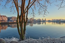 Blick über die Mündung des Küstenkanals in die untere Hunte. Foto: Hans-Jürgen Zietz