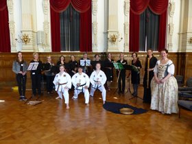 Blockflötenensemble BEO unter Leitung von Ulrike Folch-Bönisch, Taekwon-Do-Gruppe und Tanzpädagogin Iris Schmidtmann. Foto: Stadt Oldenburg Blockflötenensemble BEO unter Leitung von Ulrike Folch-Bönisch, Taekwon-Do-Gruppe und Tanzpädagogin Iris Schmidtmann. Foto: Stadt Oldenburg