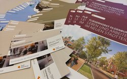 Verschiedene Publikationen der Wirtschaftsförderung liegen ausgebreitet auf einem Tisch. Foto: Stadt Oldenburg Verschiedene Publikationen der Wirtschaftsförderung liegen ausgebreitet auf einem Tisch. Foto: Stadt Oldenburg