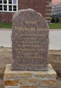 Gedenkstein für den Monarchen Wilhelm I. auf dem Anne-Frank-Platz im Wohnquartier Neu-Donnerschwee. Foto: Stadt Oldenburg