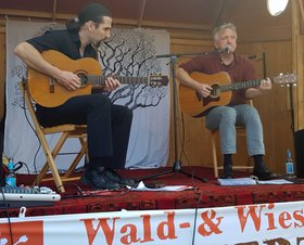 Das Duo Grenzgänger auf der Bonsai-Bühne. Foto: Stadt Oldenburg