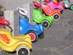 Bobbycars. Foto: captain eo1/pixelio.de Bobbycars. Foto: captain eo1/pixelio.de
