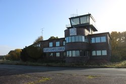 Der Tower auf dem Fliegerhorst. Foto: Stadt Oldenburg