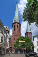 Rechts: Lambertikirche