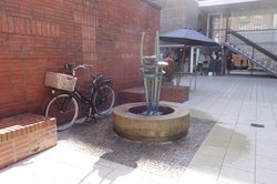 Der Brunnen mit Korallen von Anna Maria Strackerjan. Foto: Stadt Oldenburg Der "Brunnen mit Pilzen" von Anna Maria Strackerjan. Foto: Stadt Oldenburg