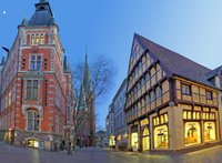 Rathaus und Degodehaus. Foto: Hans-Jürgen Zietz