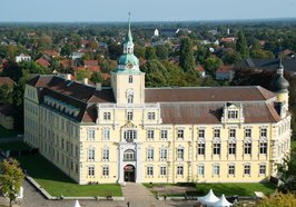 Oldenburger Schloss von oben. Foto: Mittwollen und Gradetchliev