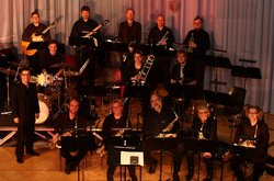 Die Bigband Windstärke 12 beim Konzert im Kulturzentrum PFL. Foto: Paulo Pereira