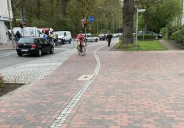 An der Einmündung von der Hauptstraße zum Hoyersgang wurde bereits aufgepflastert. Foto: Stadt Oldenburg