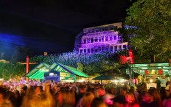 Lasershow auf dem Waffenplatz. Foto: Hans-Jürgen Zietz