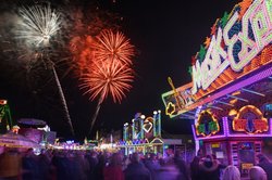 Feuerwerk zum Oldenburger Kramermarkt 2017. Foto: Hans-Jürgen Zietz