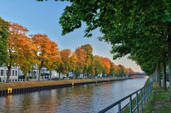 Oktobermorgen an der Uferstraße. Foto: Hans-Jürgen Zietz