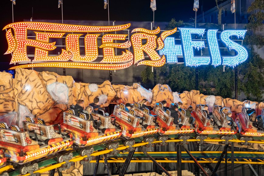 Sascha Stüber Die Achterbahn Feuer + Eis auf dem Kramermarkt 2024. Foto: Sascha Stüber