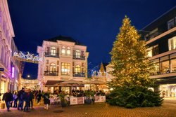 Weihnachtsbeleuchtung in der Oldenburger Innenstadt. Foto: Hans-Jürgen Zietz