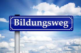 Straßenschild mit der Bezeichnung Bildungsweg. Foto: Stockwerk Fotodesign / Adobe Stock Straßenschild mit der Bezeichnung Bildungsweg. Foto: Stockwerk Fotodesign / Adobe Stock