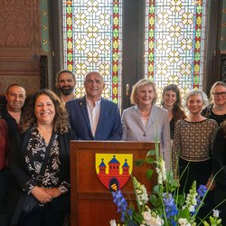 Im Juni empfing Bürgermeisterin Petra Averbeck (Mitte) eine Delegation aus Mateh Asher im Rathaus. Foto: Sascha Stüber Im Juni empfing Bürgermeisterin Petra Averbeck (Mitte) eine Delegation aus Mateh Asher im Rathaus. Foto: Sascha Stüber
