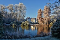 Raureifmorgen im Oldenburger Schlossgarten. Foto: Hans-Jürgen Zietz 