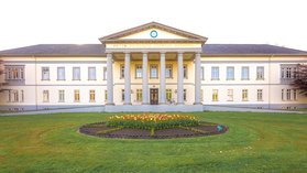 Kulturzentrum PFL, Ansicht vorne. Foto: Mohssen Assanimoghaddam Kulturzentrum PFL, Ansicht vorne. Foto: Mohssen Assanimoghaddam