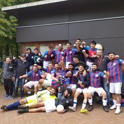 Das Team feiert ausgelassen den Turniersieg. Foto: Stadt Oldenburg