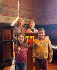 Am 25. März empfing Bürgermeisterin Petra Averbeck (hinten links) die Bürgermeisterin der Kinderstadt, Emilia Everth (hinten rechts) sowie Maya Nebel (vorne links) und Sain Alsilo (vorne rechts). Foto: Stadt Oldenburg Foto: Stadt Oldenburg