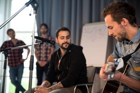 Das Künstlerkollektiv Wortspiel. Von rechts nach links: Fabian Wege, Mitch Miller, Jürgen Boese und Jan Mattenheimer. Foto: Dirk Lindes.