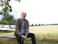 Portraitfoto des Schriftstellers Jakob Hein. Foto: Susanne Schleyer Portraitfoto des Schriftstellers Jakob Hein. Foto: Susanne Schleyer