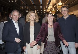 Ralph Wilken (Leiter Bürger- und Ordnungsamt), Monika Engelmann-Bölts (Agentur :ehrensache), Sozialdezernentin Dagmar Sachse und Peter Hailer (Oberspielleiter am Staatstheater) beim Neujahresempfang. Foto: Stephan Walzl