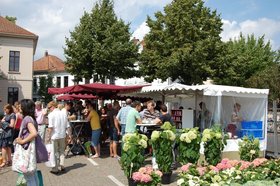 Neuer Kaffeeverkaufsstand der Firma Michaela Hanken seit Ende Juni 2014. Foto: Stadt Oldenburg Neuer Kaffeeverkaufsstand der Firma Michaela Hanken seit Ende Juni 2014. Foto: Stadt Oldenburg