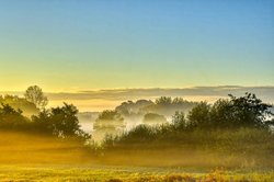 Frühherbstlicher Morgen über der Hunteniederung in Oldenburg. Foto: Hans-Jürgen Zietz