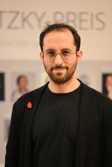 Nahaufnahme von Preisträger Igor Levit, Foto: Mohssen Assanimoghaddam