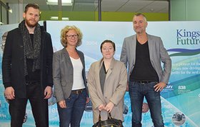 Von links: Steffen Trawinski (Internationale Beziehungen, Stadt Oldenburg), Anne Kathrin Pietsch (BBS Wechloy), Leslie Venon (Lead Officer for International Partnerships, Kingston upon Thames) und Arne Pietsch (BBS Wechloy). Foto: BBS Wechloy