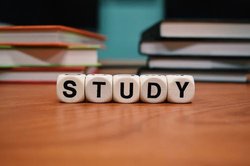 Würfel mit Schriftzug „Study“. Foto: Pexels/Pixabay.com