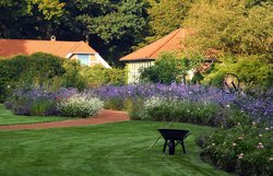 Frühherbst im Oldenburger Schlossgarten. Foto: Hans-Jürgen Zietz