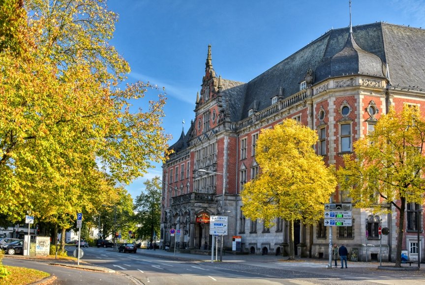 Foto: Hans-Jügen Zietz Stadtbäume in bunten Herbstfarben in Oldenburg. Foto: Hans-Jügen Zietz