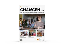 Das Titelfoto von CHANCEN 2/24 zeigt eine entspannte Gesprächssituation unter Kollegen. Im Vordergrund steht eine weibliche Führungskraft. Das Motiv bezieht sich auf das Schwerpunktthema „Führung auf Augenhöhe“. Foto: fauxels