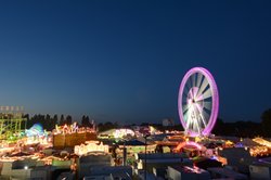 Der Oldenburger Kramermarkt in der blauen Stunde. Foto: Hans-Jürgen Zietz