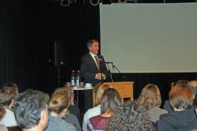 Oberbürgermeister Jürgen Krogmann. Foto: Jugendkulturarbeit e.V.