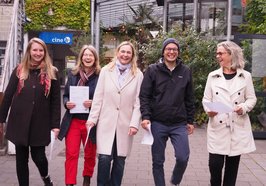 Arbeiten im neuen Verbundprojekt für gesunde und nachhaltige Ernährung zusammen (von links): Judith Busch (Ernährungsrat Oldenburg), Jutta Benken (Landkreis Oldenburg), Beate Faulborn (Landkreis Wesermarsch), Nils Marscheider (Stadt Oldenburg), Susanna Suhlrie (Regionalwert AG Bremen & Weser-Ems). Foto: Stadt Oldenburg