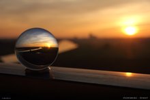 Der Blick durch die Glaskugel. Foto: Hergen Weyrich