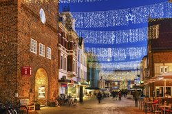 Weihnachtsbeleuchtung in der Langen Straße in Oldenburg. Foto: Hans-Jürgen Zietz