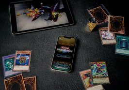 Yu-Gi-Oh-Karten auf einem Tisch. Foto: Jovan Vasiljevic/Pexels