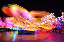 Der Oldenburger Kramermarkt bei Nacht. Foto: Hans-Jürgen Zietz