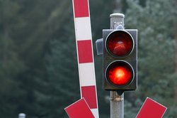 Bahnsignal steht auf rot. Foto: Benjamin Haas/Fotolia.com