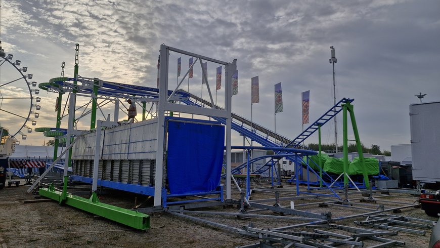 Der Aufbau von Heidi The Coaster am 23. September 2024. Foto: Stadt Oldenburg