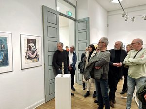 Besucher in der Artothek Besucher in der Artothek