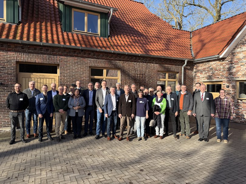 Vertreterinnen und Vertreter von Kommunen und Fachverbänden sowie weitere relevante Akteure der Region trafen sich, um die Weichen für die Gründung einer Hochwasserpartnerschaft zu stellen. Foto: Gemeinde Wardenburg