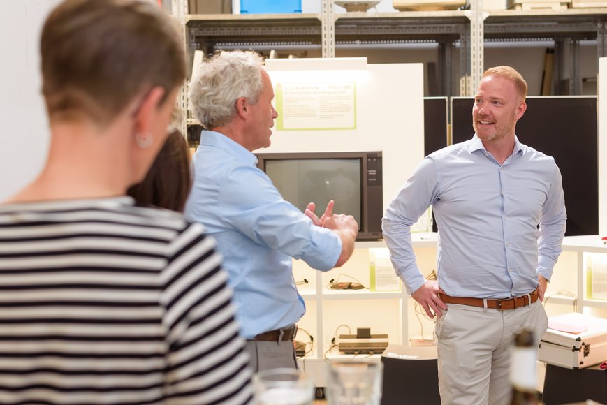 Thorsten Helmerichs Beim Austausch im anschließenden Themen-Café tauschten sich die Teilnehmenden in kleineren Gruppen direkt mit Expertinnen und Experten zu spezifischen Fragestellungen aus. Foto: Thorsten Helmerichs